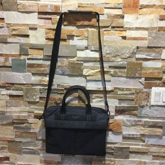 TED BAKER London  Laptop Holder - Picture 1 of 9